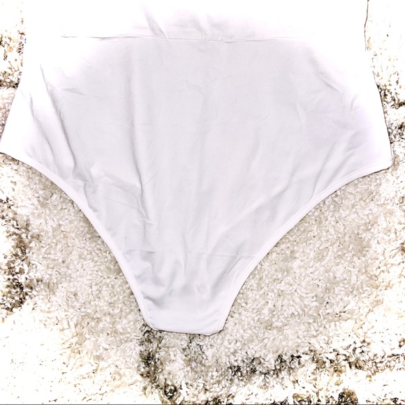 🖤HP🖤 LAST ONE!! Small Boutique White Lacy Bodysuit - Picture 10 of 16